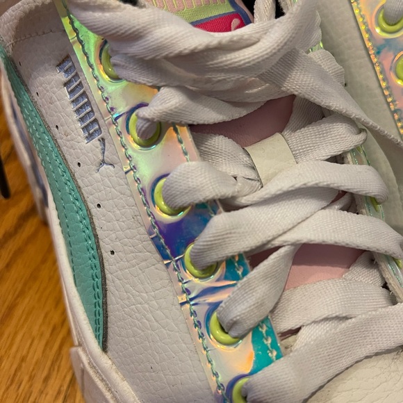 Puma, US size 6 women’s white platform sneakers. - Picture 3 of 10